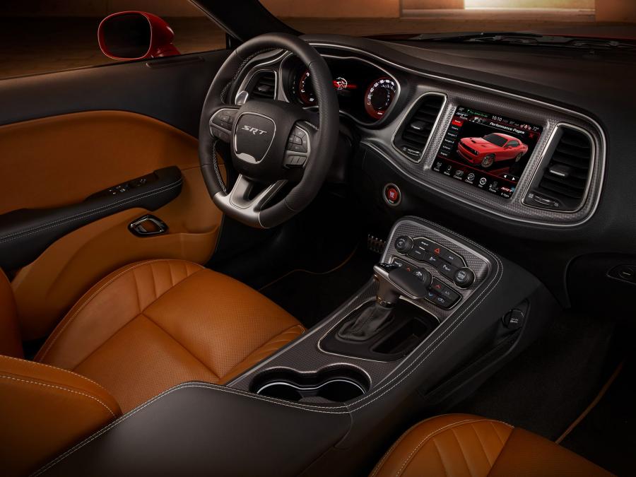  Dodge Challenger SRT Hellcat 2015 года  (фото 16 из 42)
